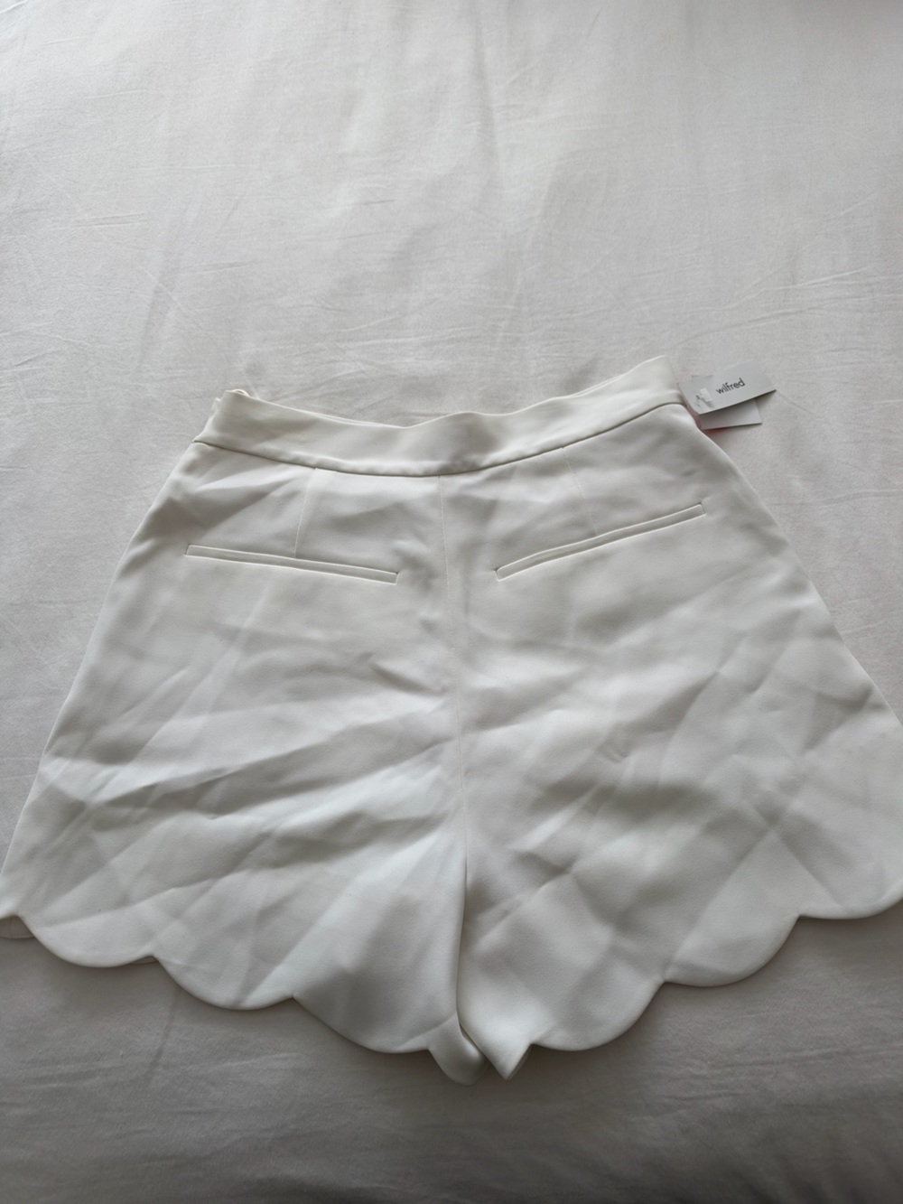 Wilfred White Scallop-Hem High-Waist Shorts